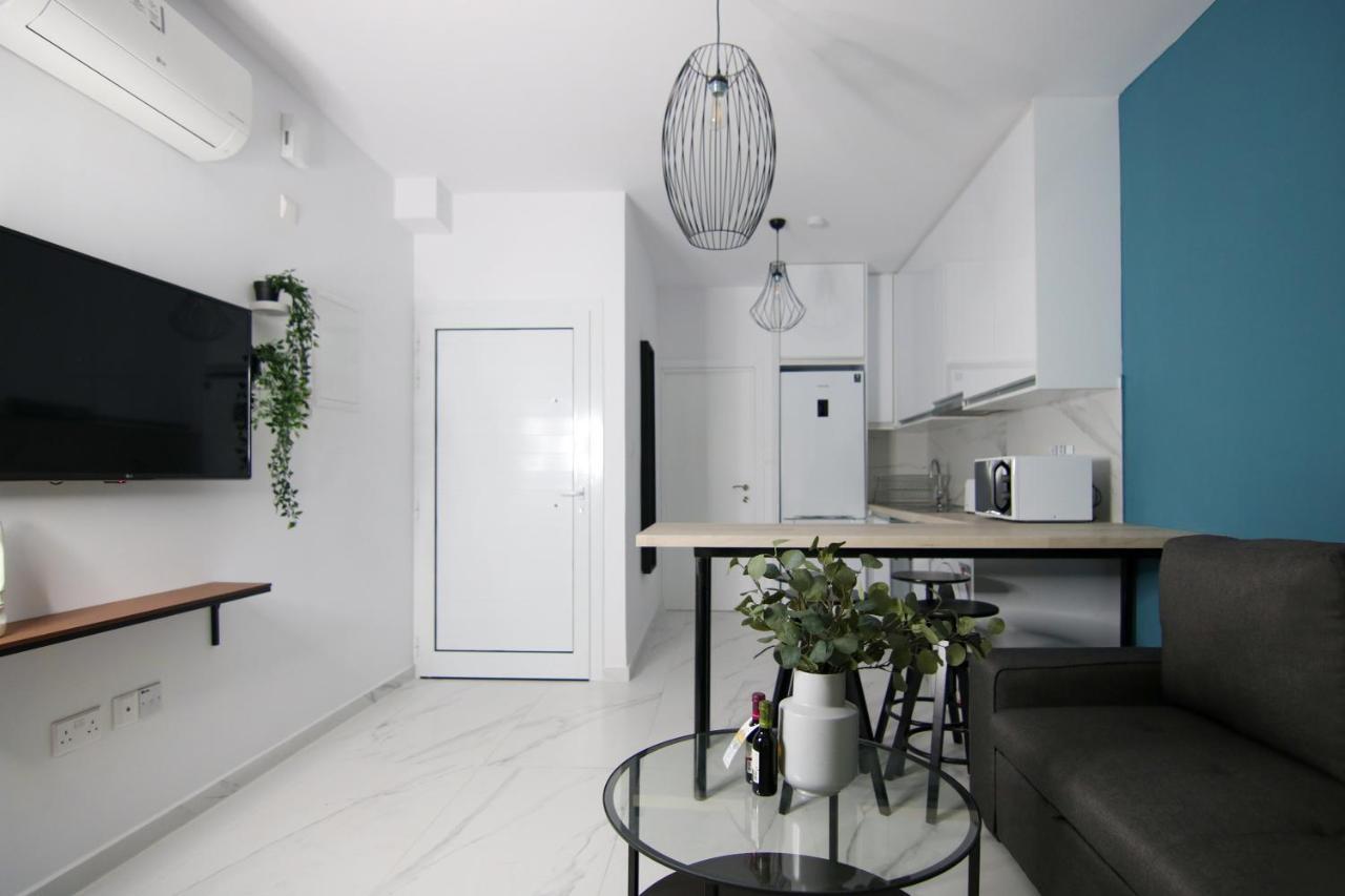 Phaedrus Living Seaside Romantic Flat Limnaria 123 Paphos Exterior photo